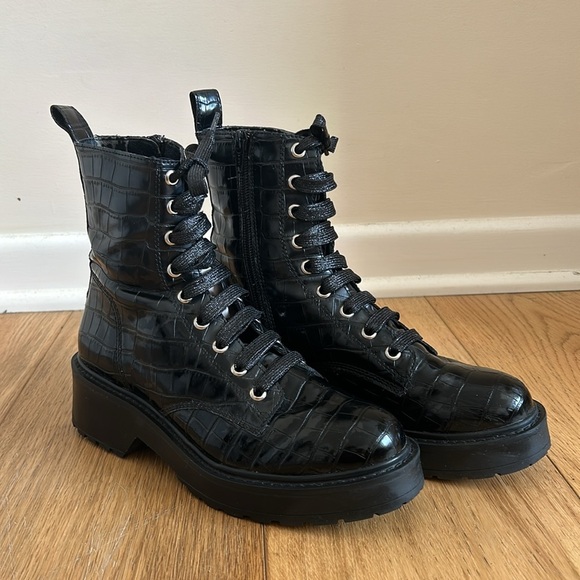 Size 7 | Steve Madden | Black Combat Boots — Trendy, Punk & Comfortable - Picture 1 of 7